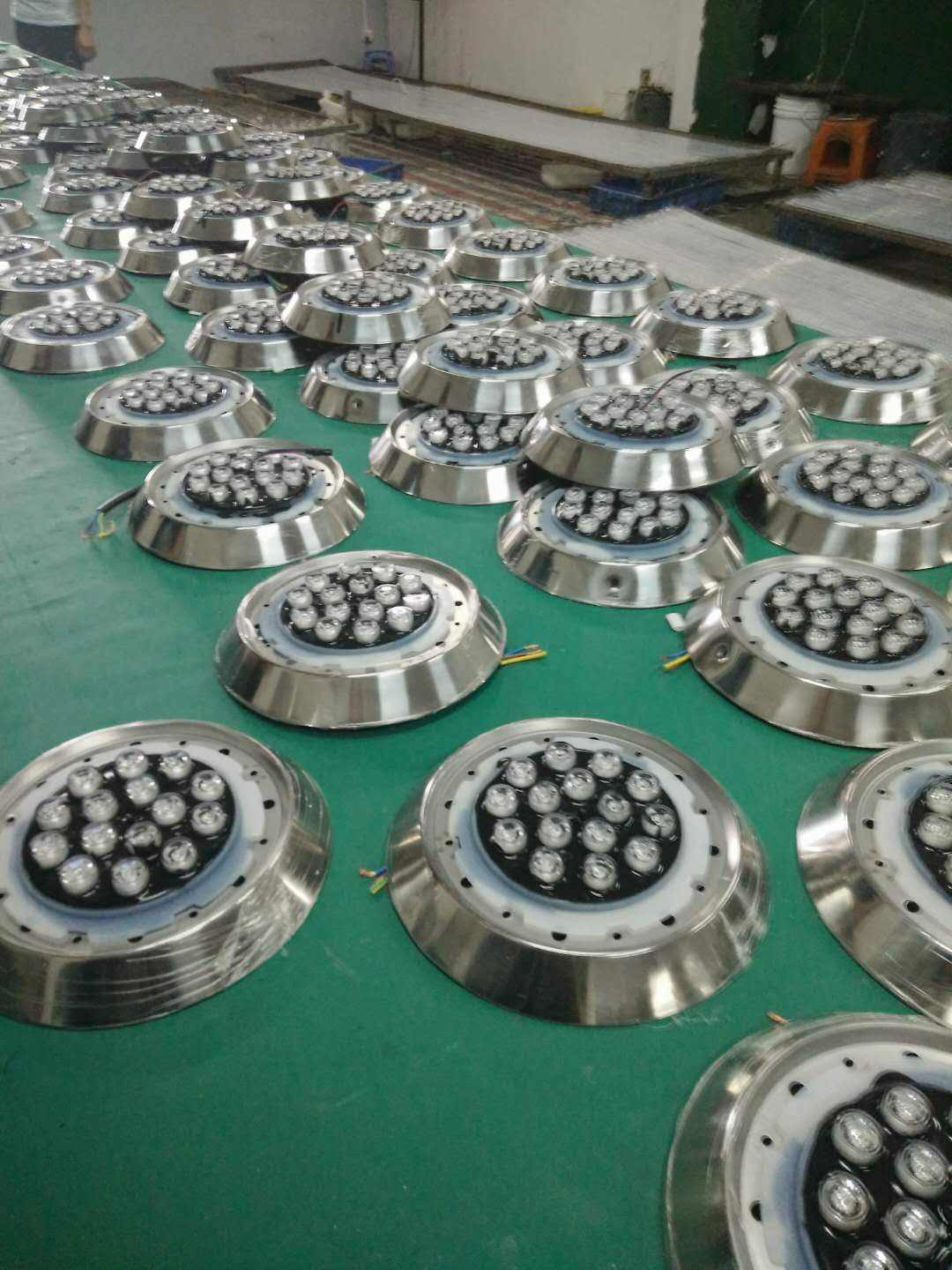 sáng hoàn hảo cho không gian ngoại thất của bạn với Đèn Bể Bơi YOBA 15W Cao Cấp.